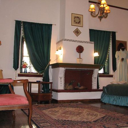 Glorious Peleys Castle Hotel Vyzitsa Exteriör bild