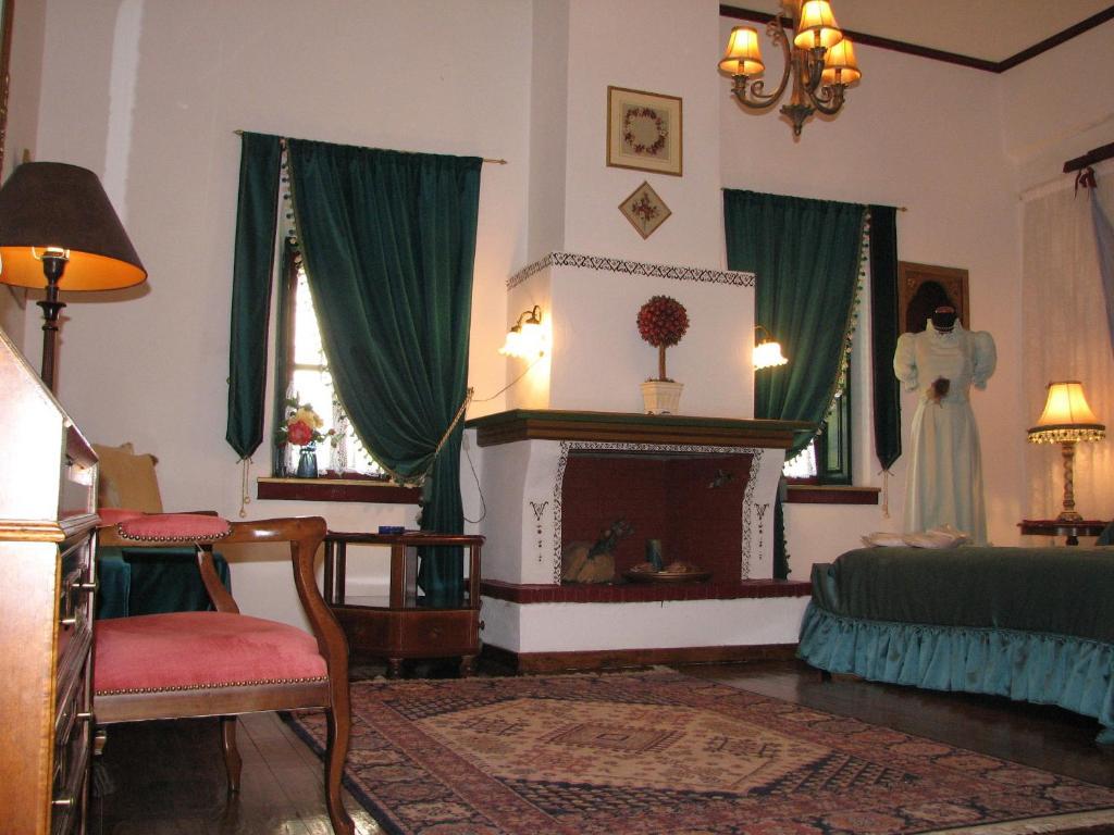 Glorious Peleys Castle Hotel Vyzitsa Exteriör bild
